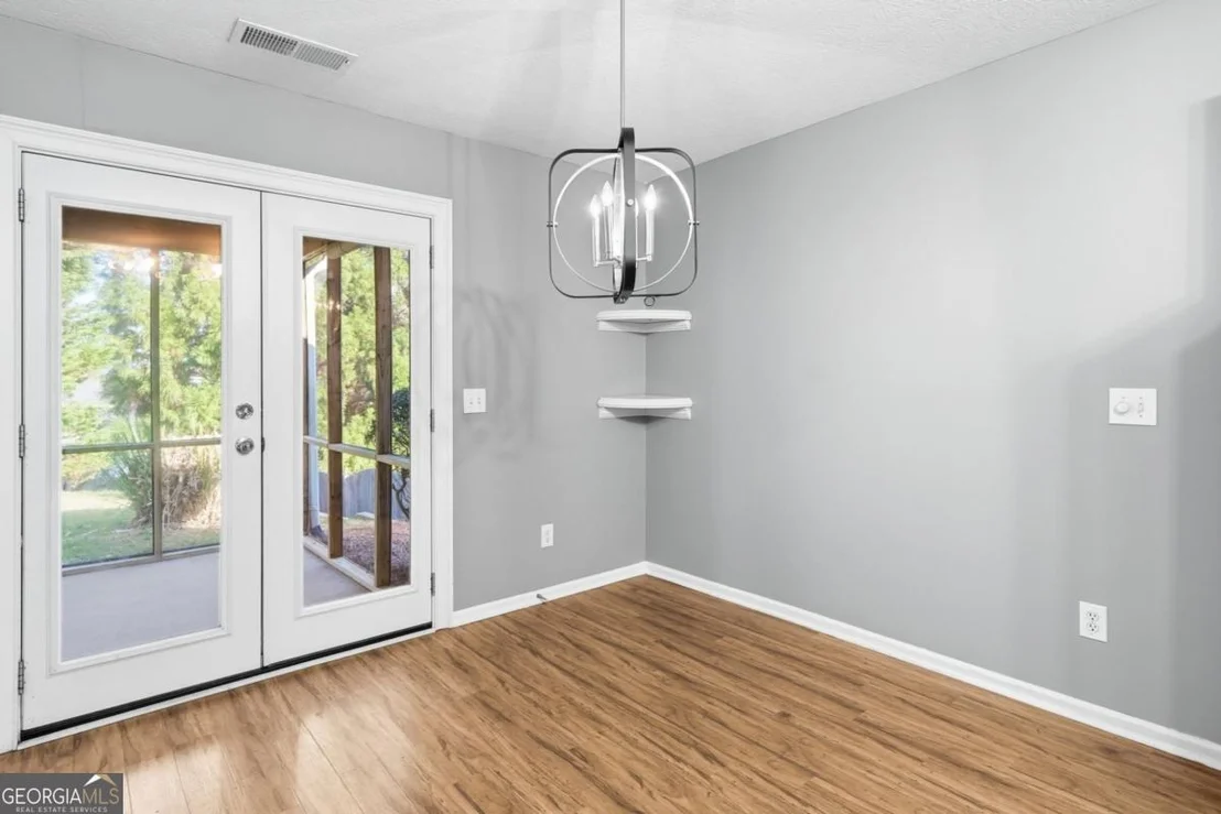 Photo of 407 Redwood Trail