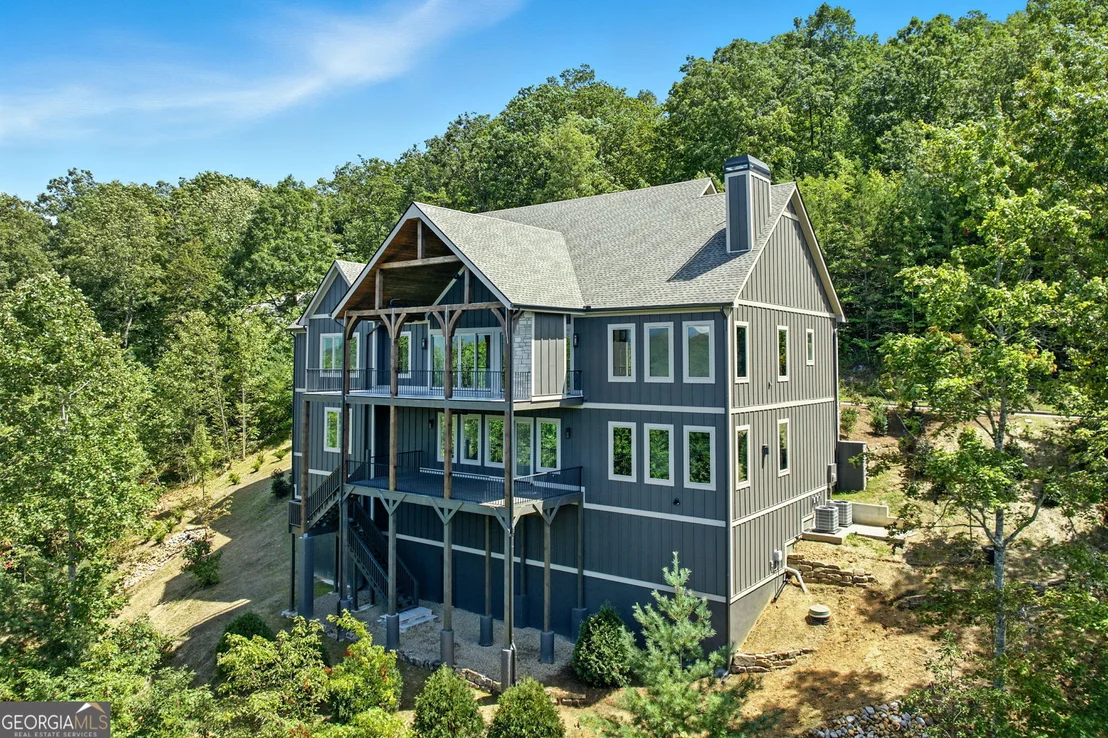 Photo of 608 Winterberry Drive
