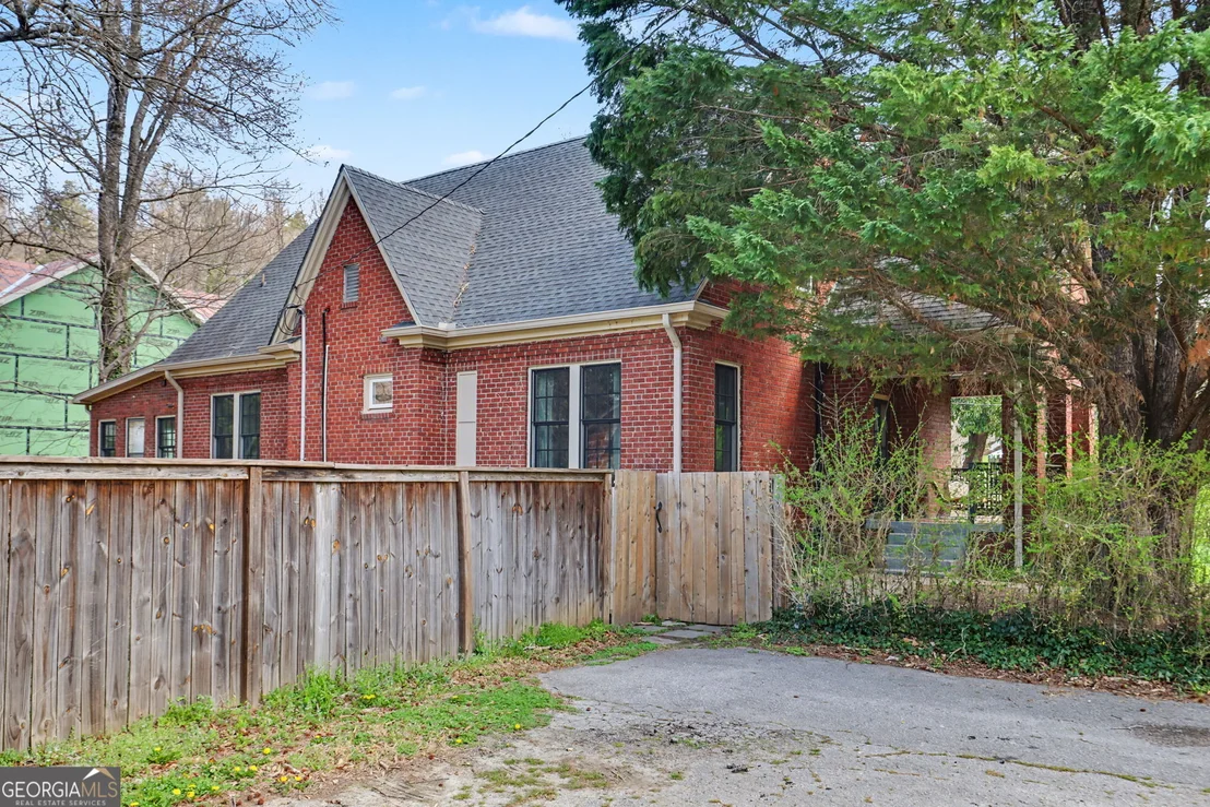 Photo of 33 Maple Street