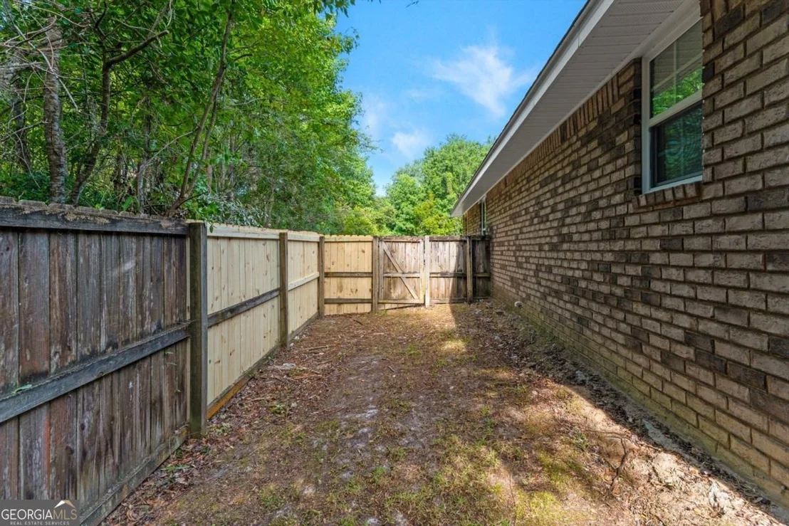 Photo of 270 Sassafras Lane