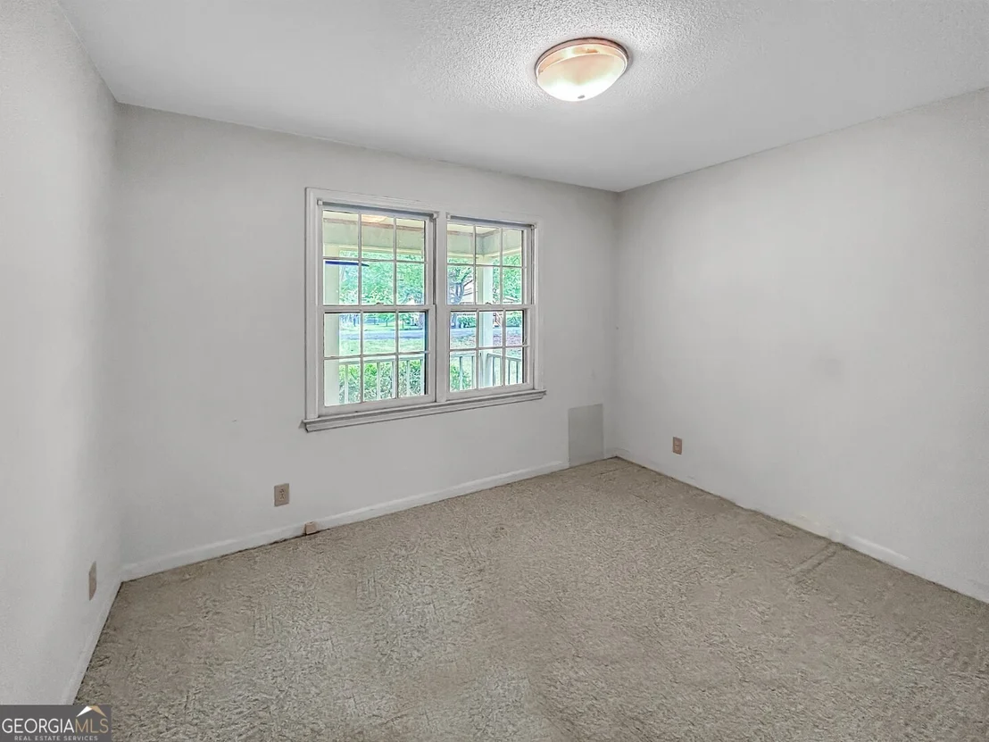 Photo of 411 Edgewater Circle