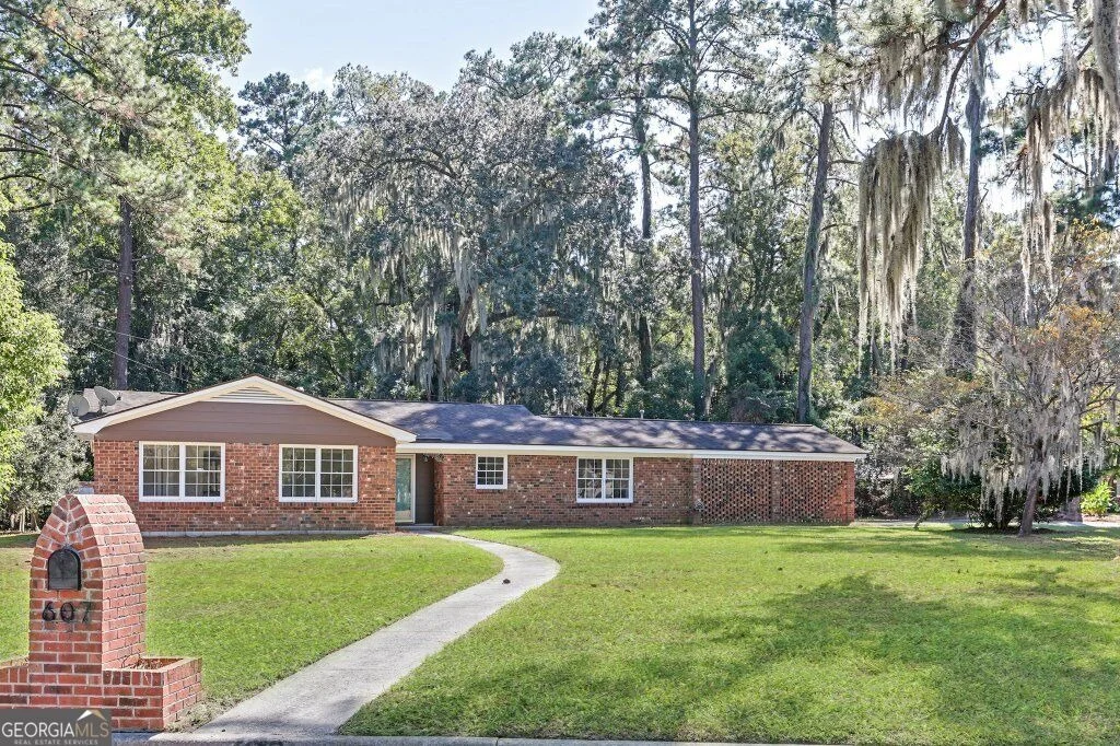 Photo of 607 Glenbrook Road