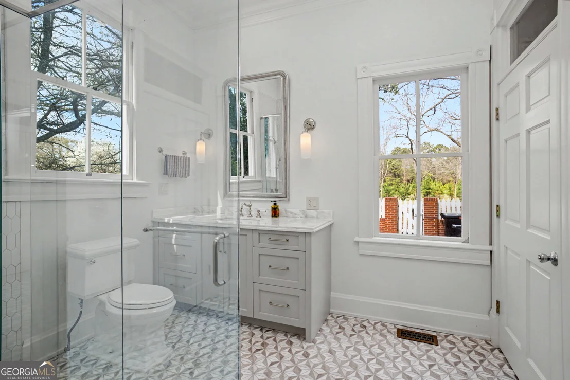Photo of 275 Rose Avenue