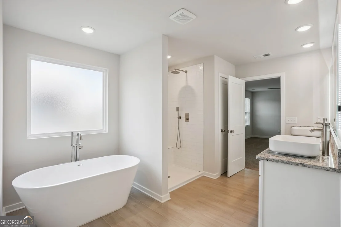 Photo of 470 ORWELL Drive
