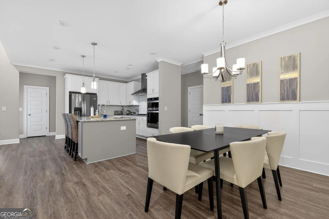 Photo of 325 Edgewater Drive
