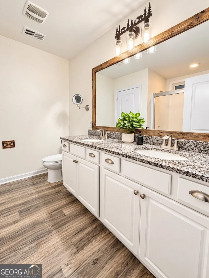 Photo of 6 Easy Street