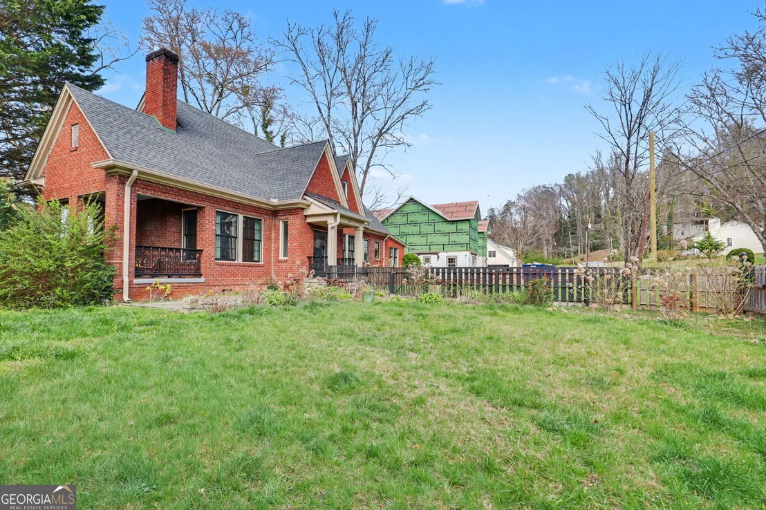 Photo of 33 Maple Street