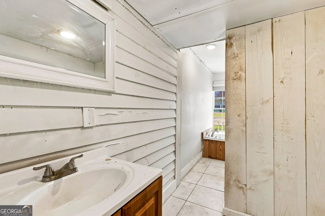 Photo of 5908 Wall Street