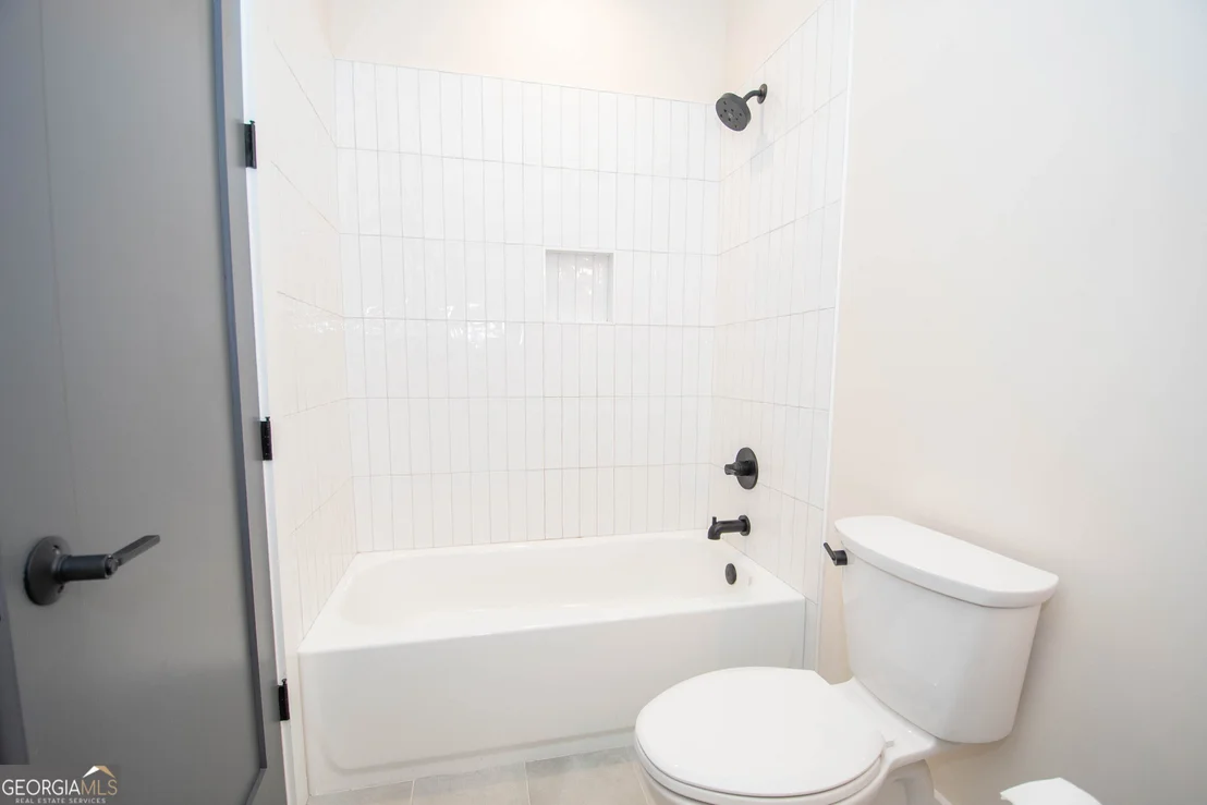 Photo of 220 Arbor Garden Circle