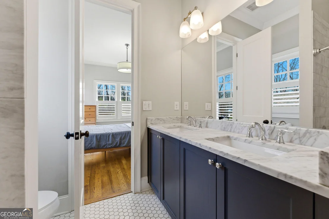 Photo of 1205 Oldfield Road