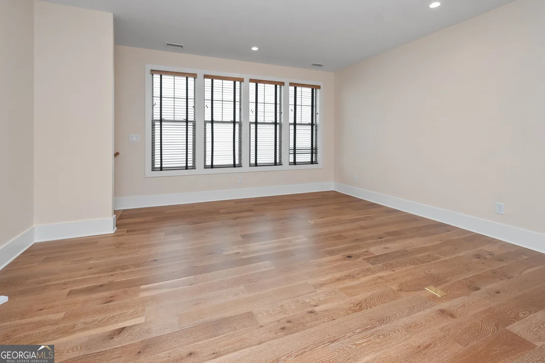 Photo of 220 Arbor Garden Circle