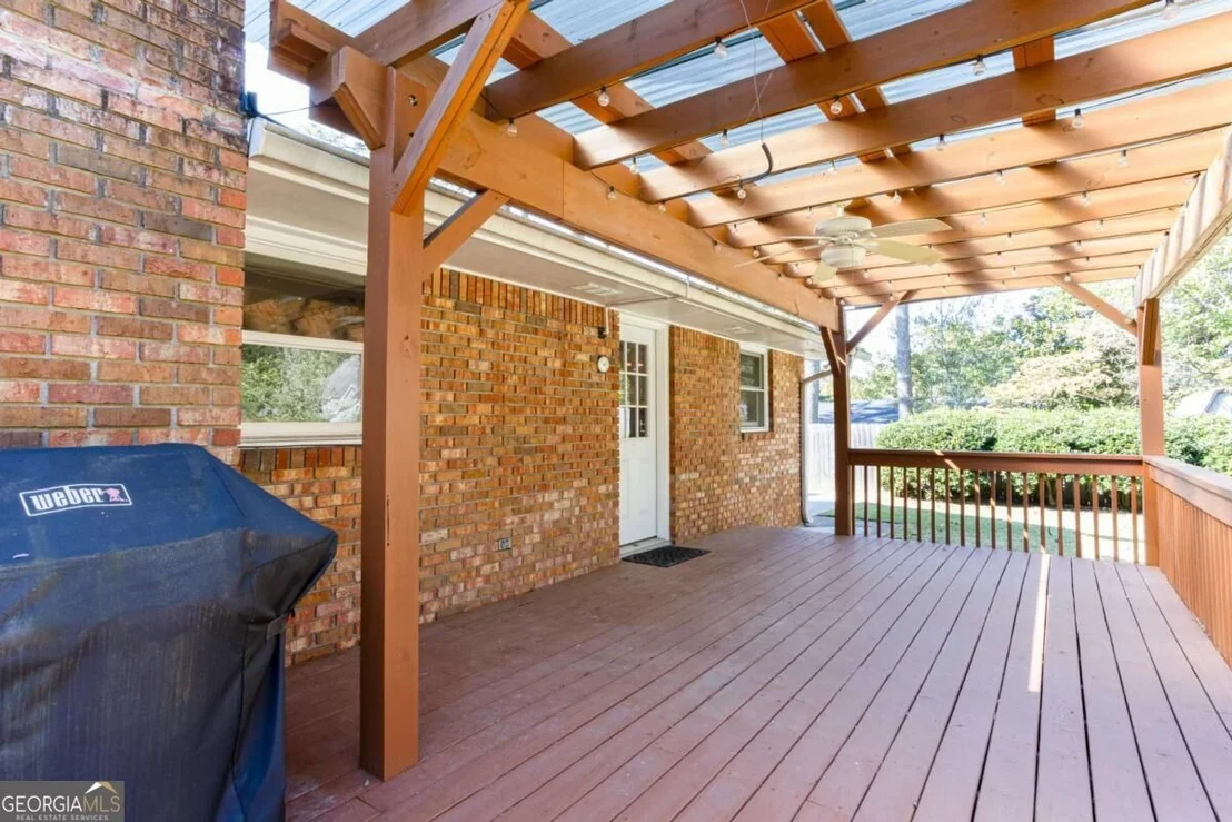 Photo of 461 Highview Drive SE