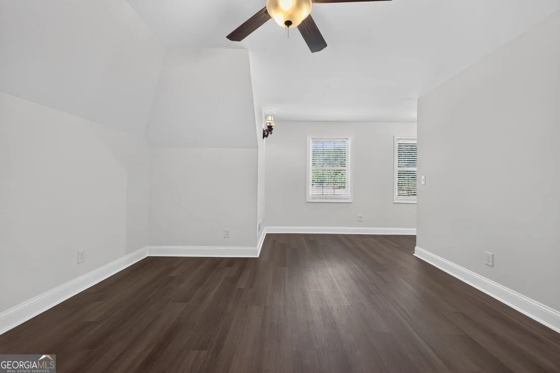 Photo of 406 Vineyard Road