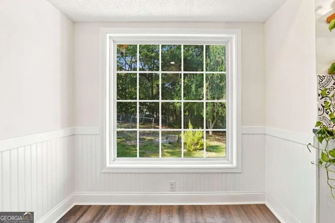 Photo of 408 White Way