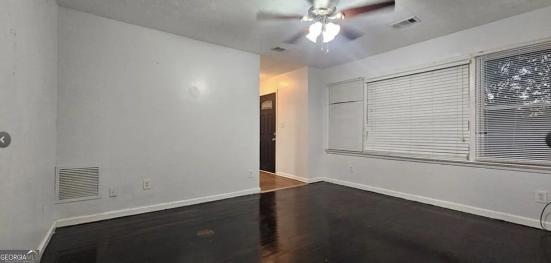Photo of 5652 Ash Street