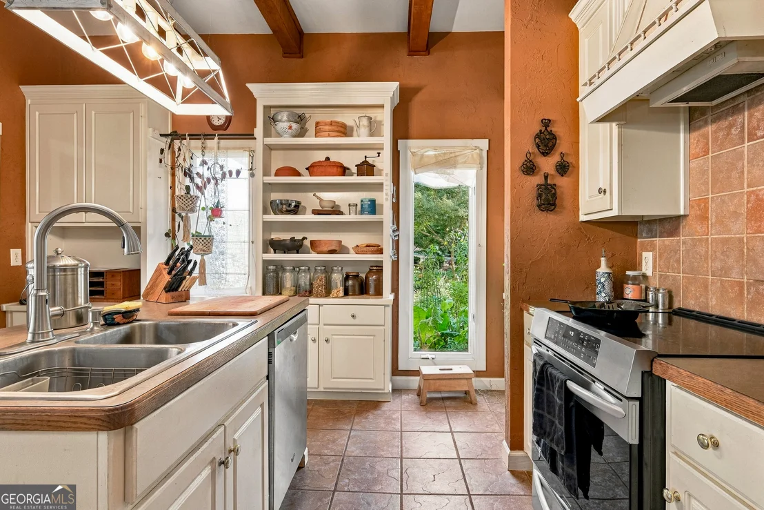 Photo of 3601 Lakeview Drive