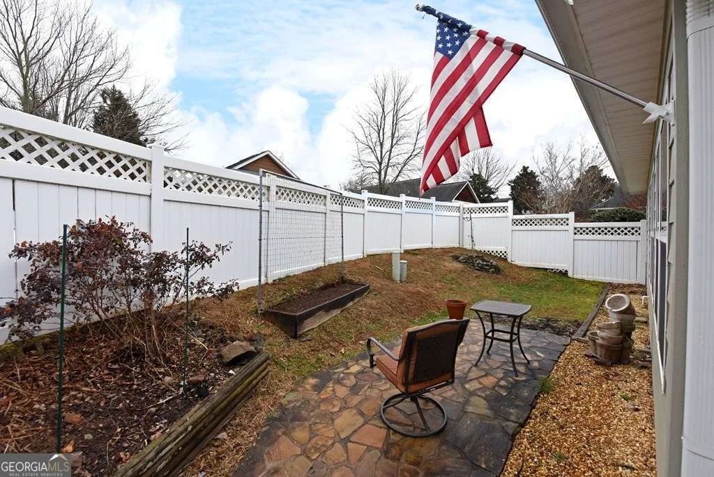 Photo of 414 Long View Circle