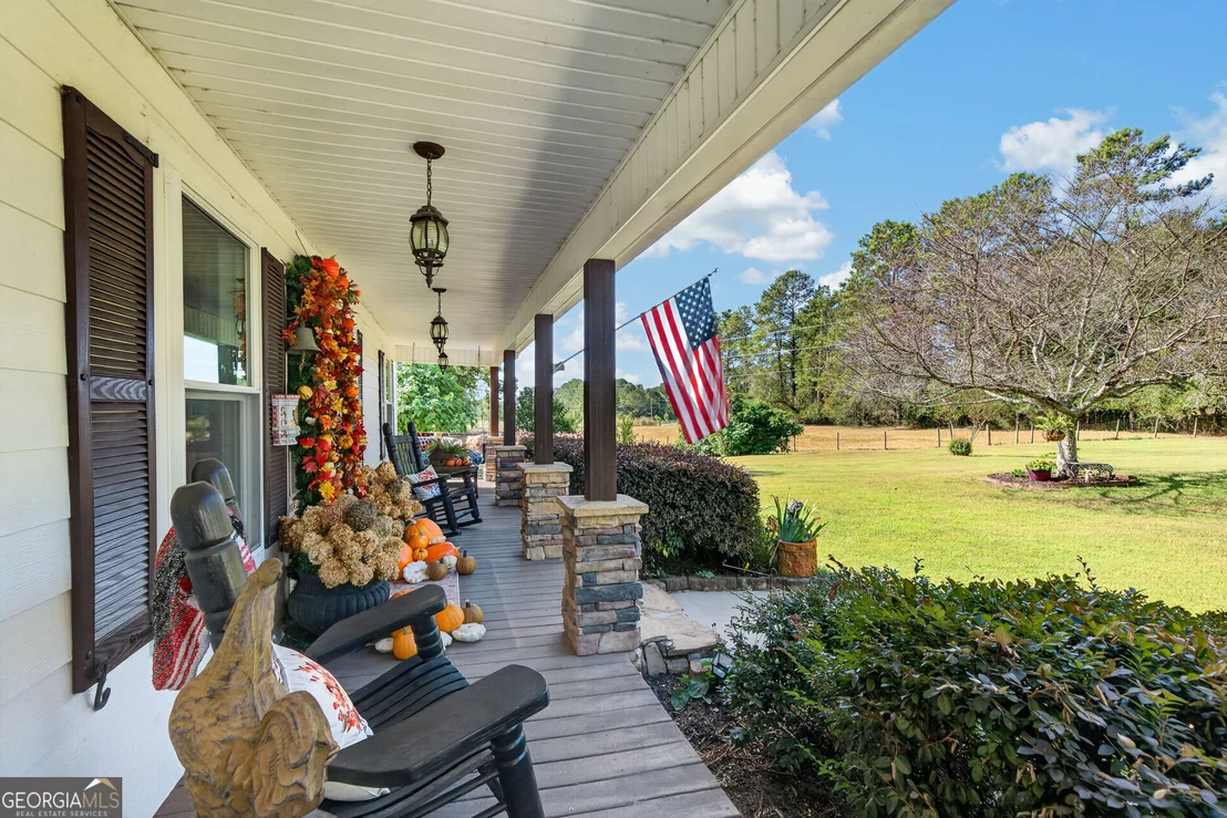Photo of 9852 Post Road