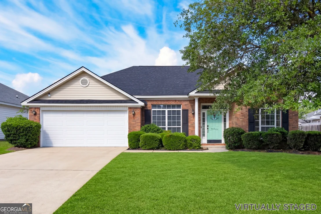 Photo of 104 W Tisbury Lane