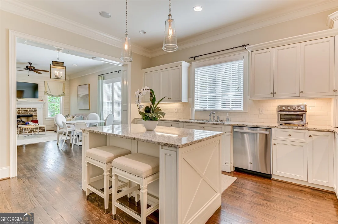 Photo of 1052 Emerald Place