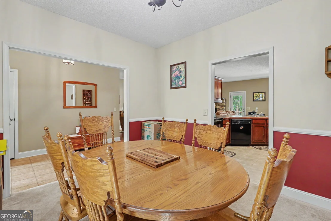 Photo of 830 Lord Fleming Road