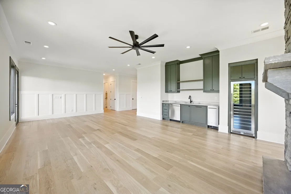 Photo of 608 Winterberry Drive