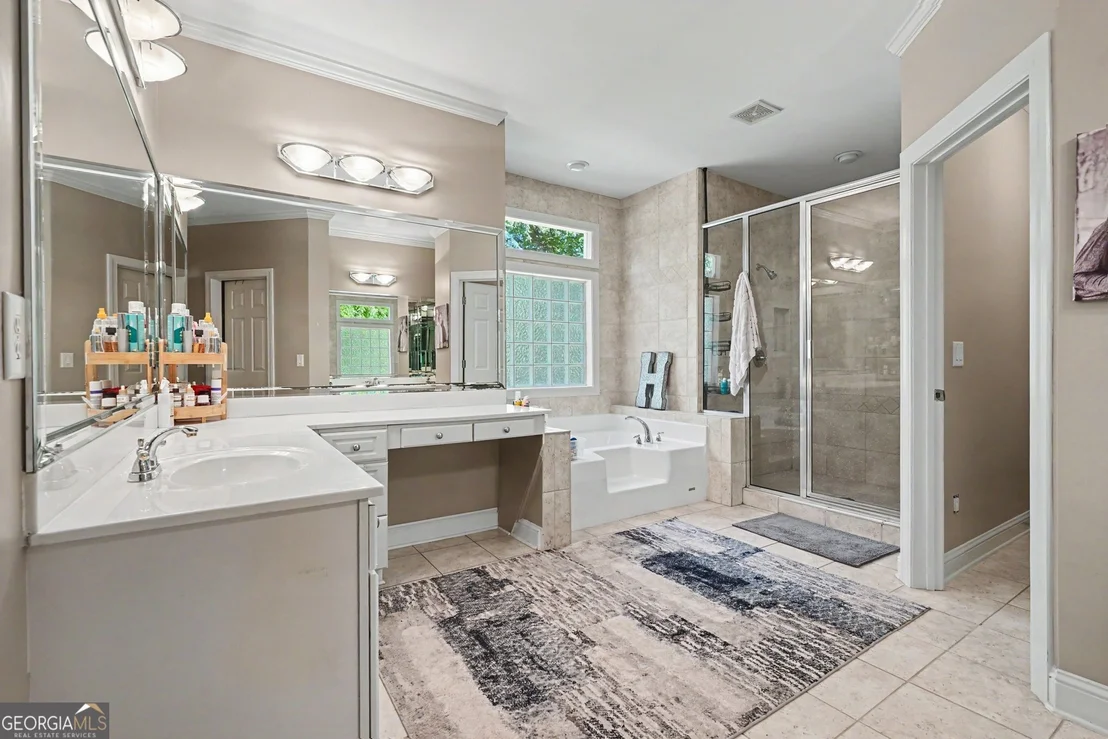 Photo of 385 Primrose Lane
