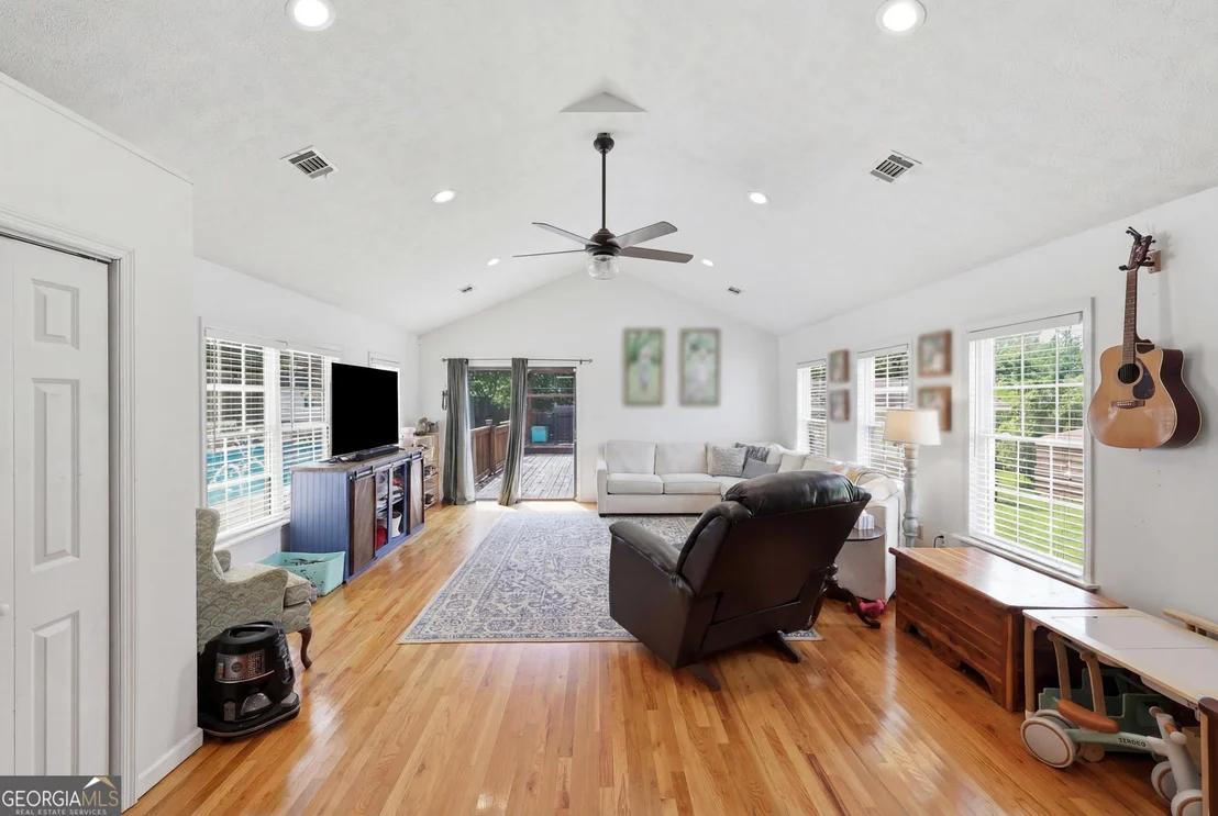 Photo of 125 Windsor Drive