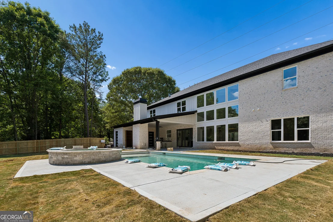 Photo of 1035 Auburn Road