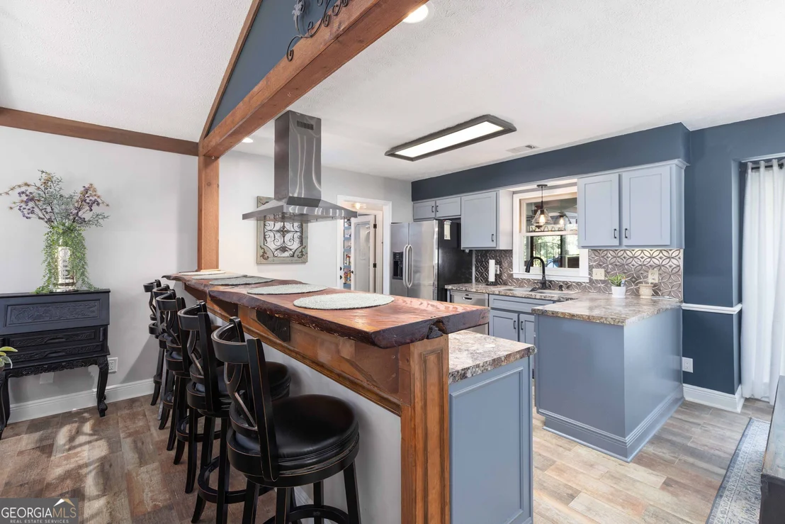 Photo of 6811 Mobley Road