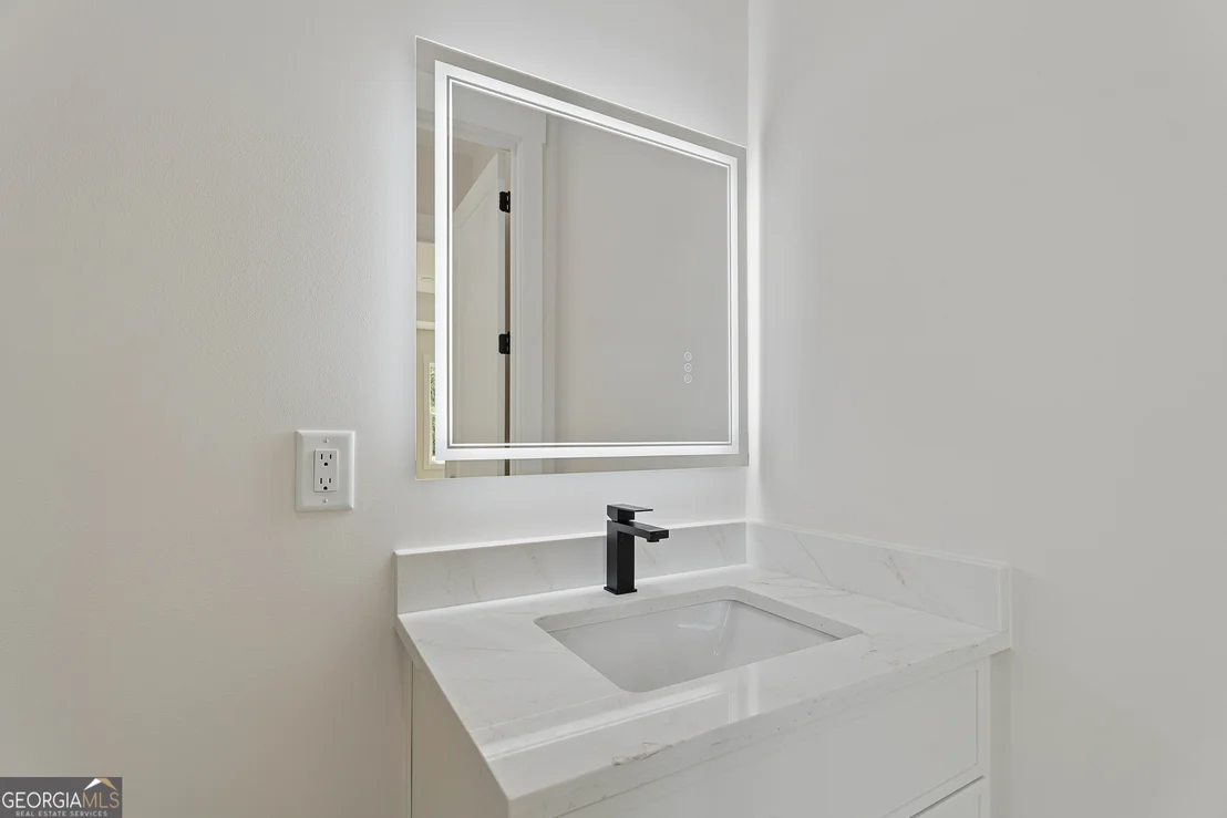 Photo of 1035 Auburn Road