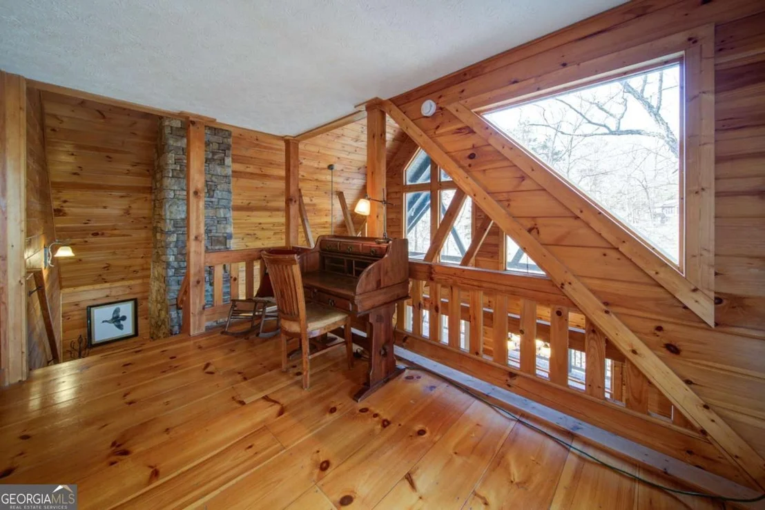 Photo of 265 Echo Lane