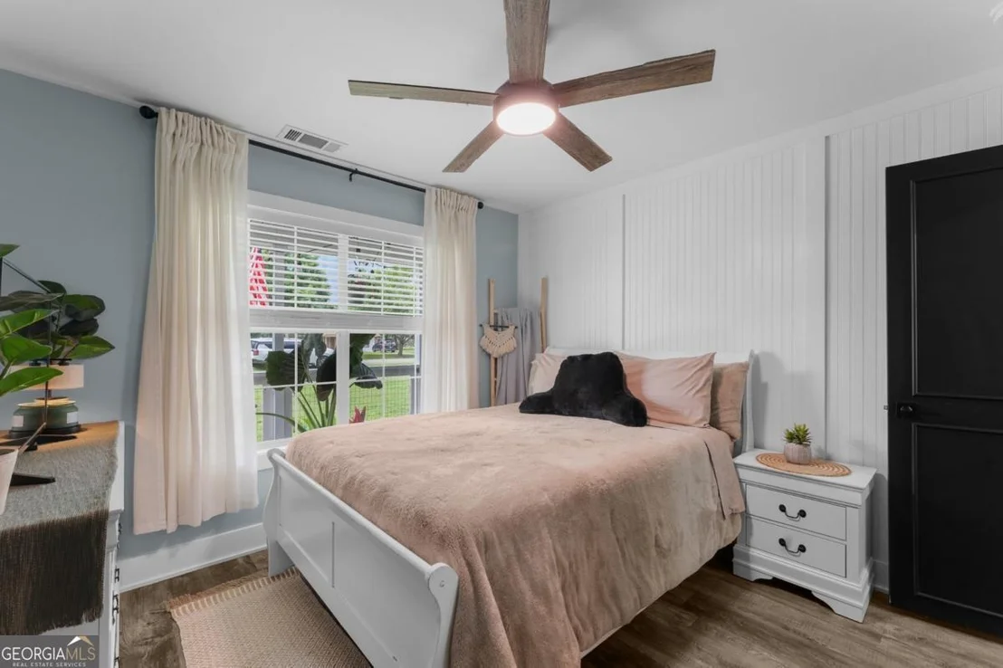 Photo of 100 Live Oak Circle