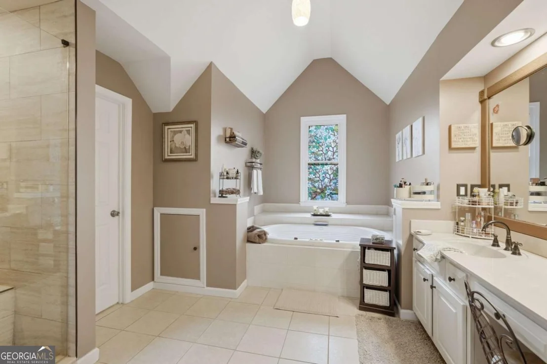 Photo of 214 Glenbrook Lane