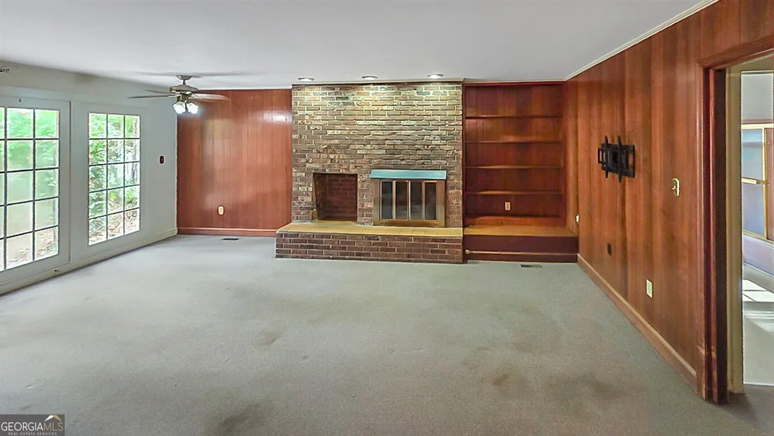 Photo of 819 Hillcrest Drive