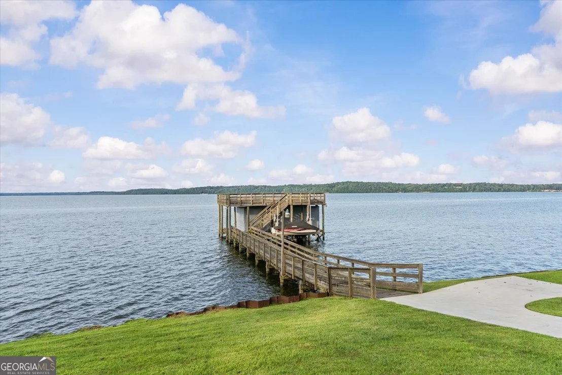 Photo of 208 MERION Drive