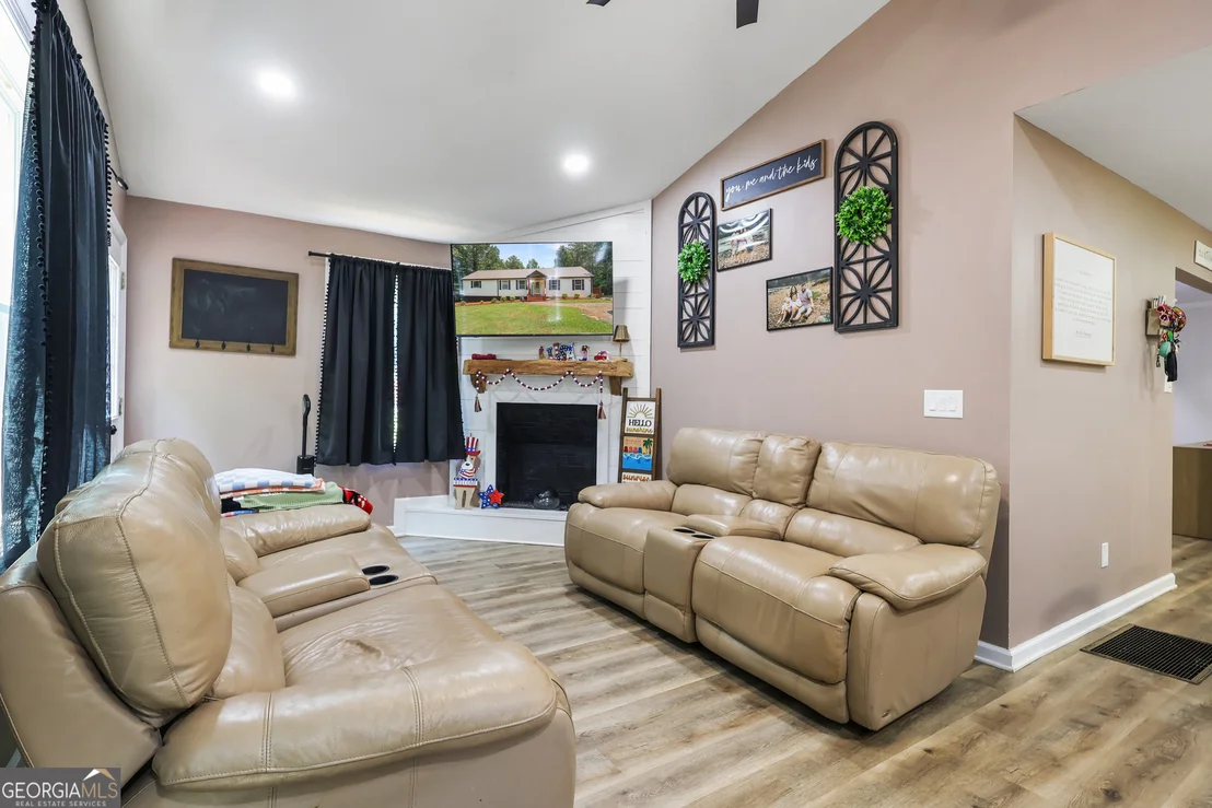 Photo of 209 Ennis Road
