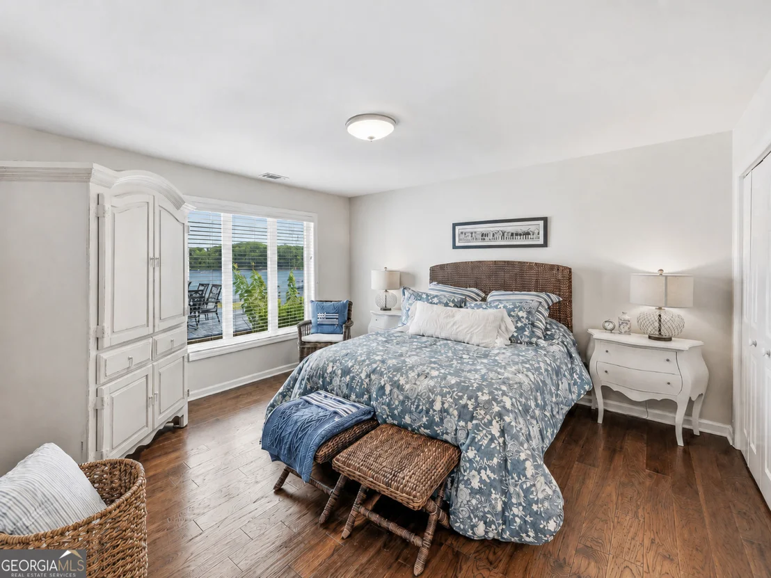 Photo of 3623 N River Road