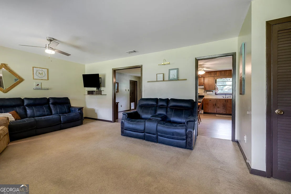 Photo of 1325 Pine Barren Road