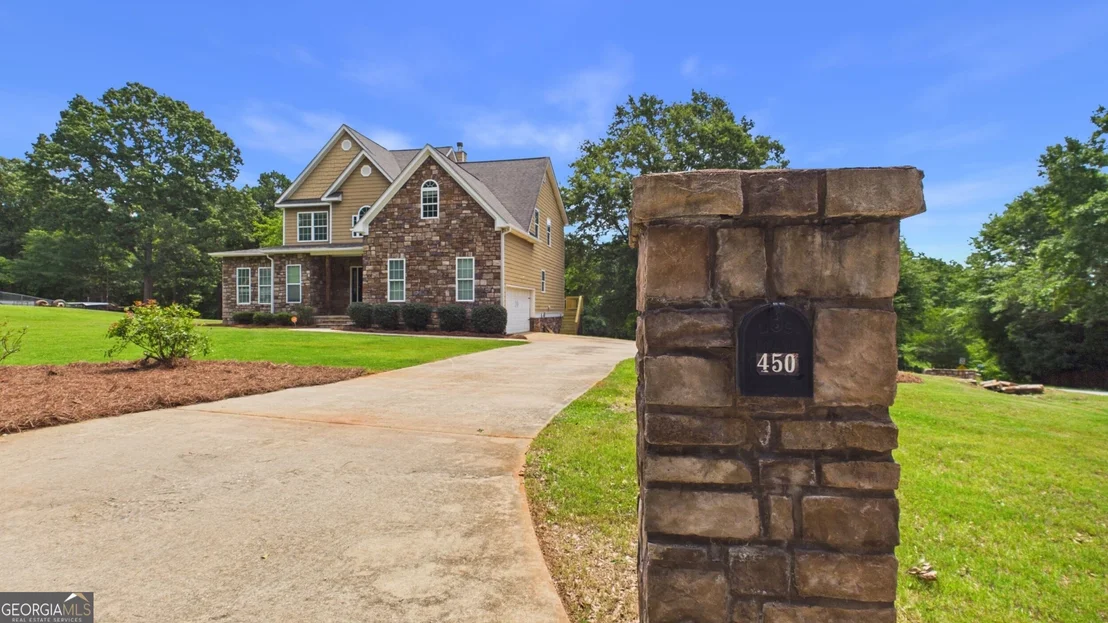 Photo of 450 E End Road