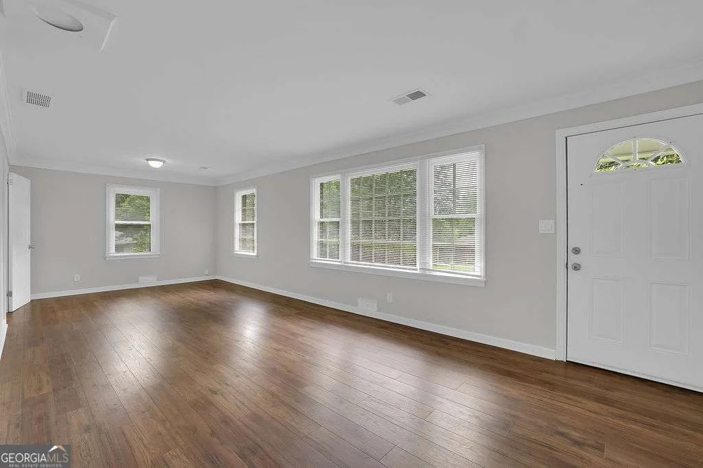 Photo of 571 Benmac Road SE