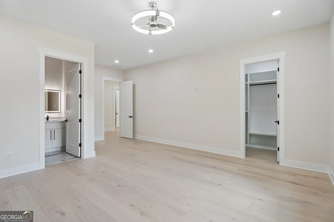 Photo of 1035 Auburn Road