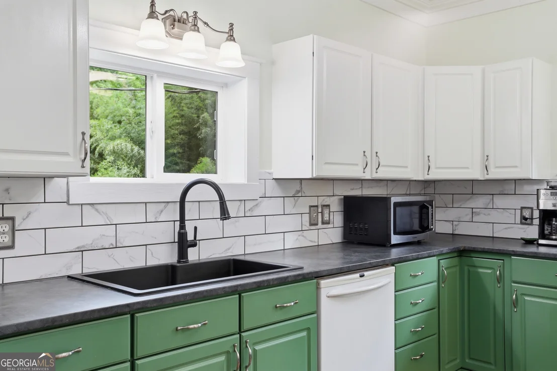 Photo of 407 Cedar Avenue