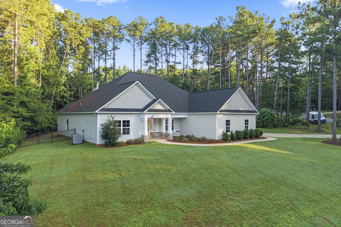 Photo of 122 Lee Road 2121