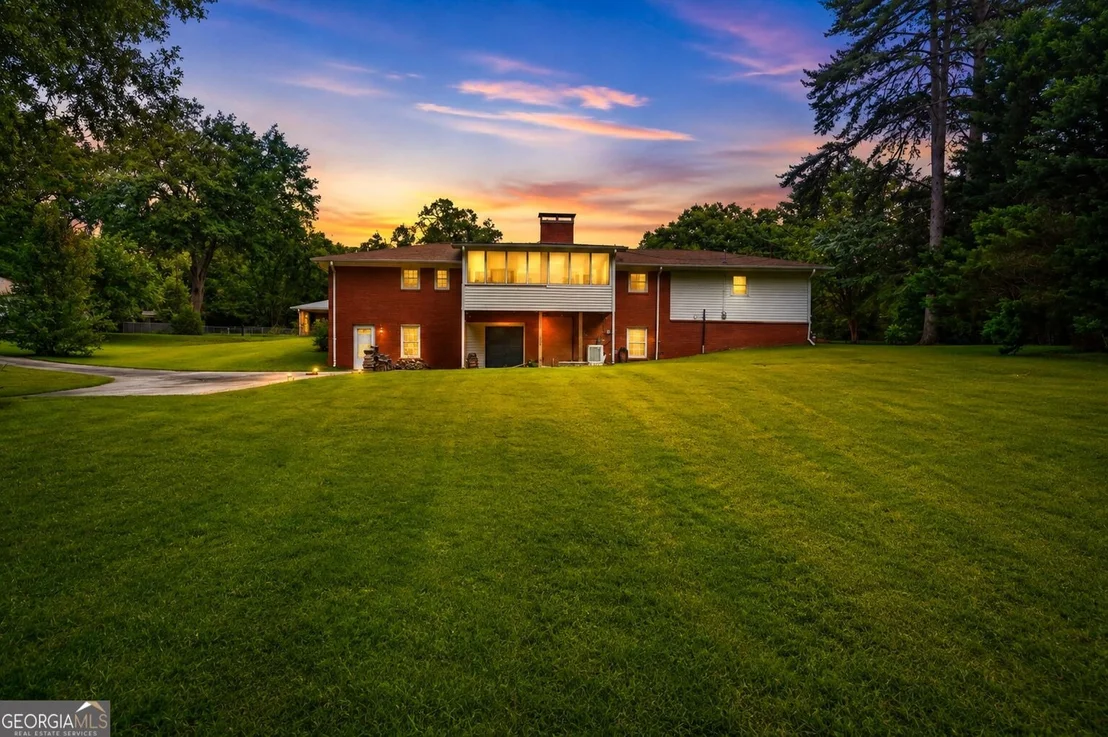 Photo of 128 Scott Circle