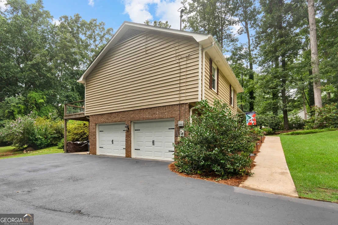Photo of 321 Woodfield Circle