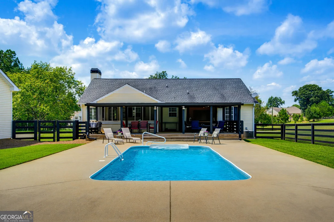 Photo of 15 Davis Road