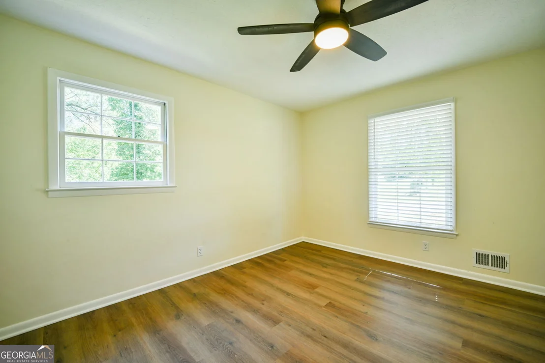 Photo of 641 Oak Drive NW
