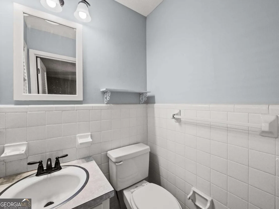 Photo of 617 Lakeview Drive