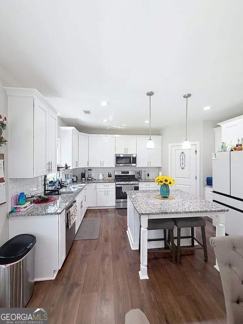 Photo of 844 Pool Road